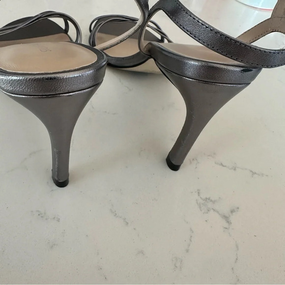 Stuart Weitzman Starla 80 Ankle strap Sandal Color Gunmetal Size: 5 - Picture 5 of 8
